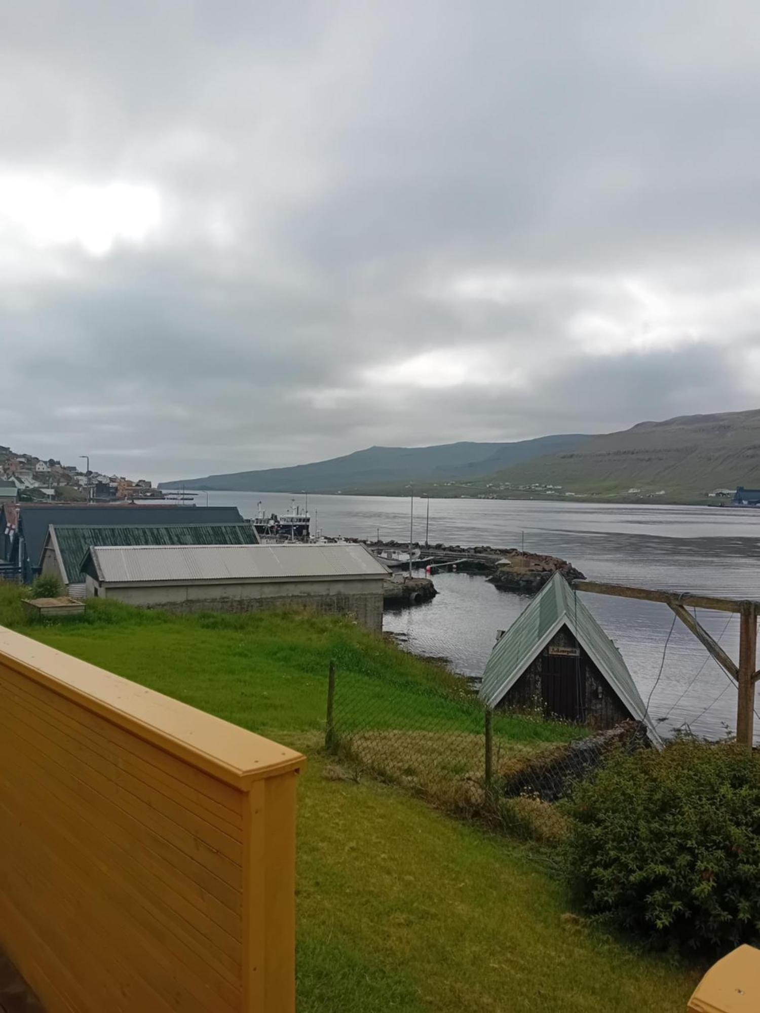 Det Lille Gule Hus Villa Trongisvágur Exterior foto
