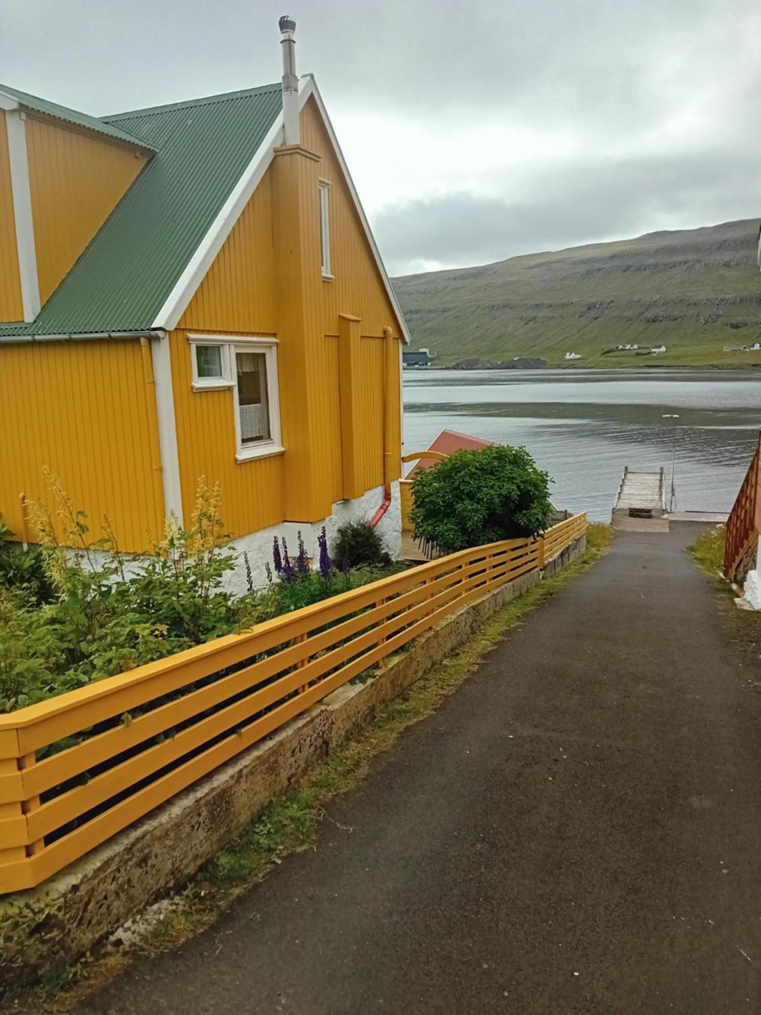 Det Lille Gule Hus Villa Trongisvágur Exterior foto