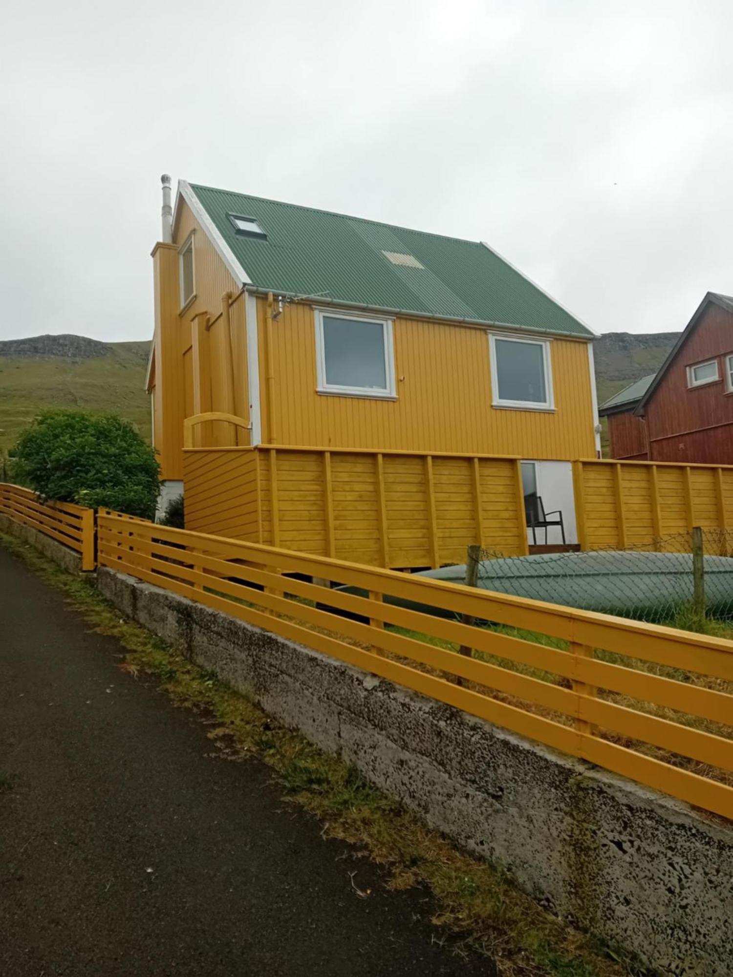 Det Lille Gule Hus Villa Trongisvágur Exterior foto